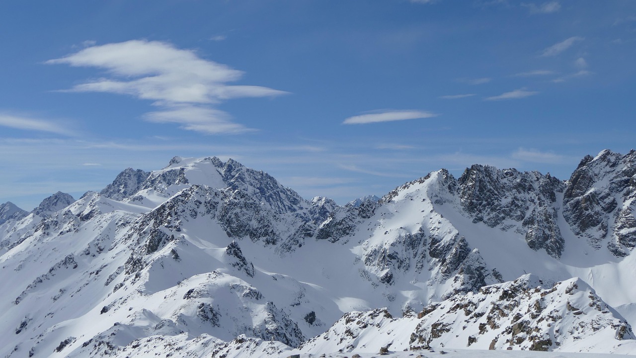 New zealand, mountains, landscape — De complexiteit van digitale werkomgevingen: waarom software soms niet werkt en hoe je di