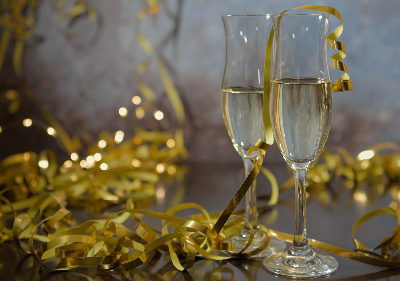 Sylvester, happy new year, sparkling wine — Emerging Trends in Online Casino Platforms: A Deep Dive into User Engagement and