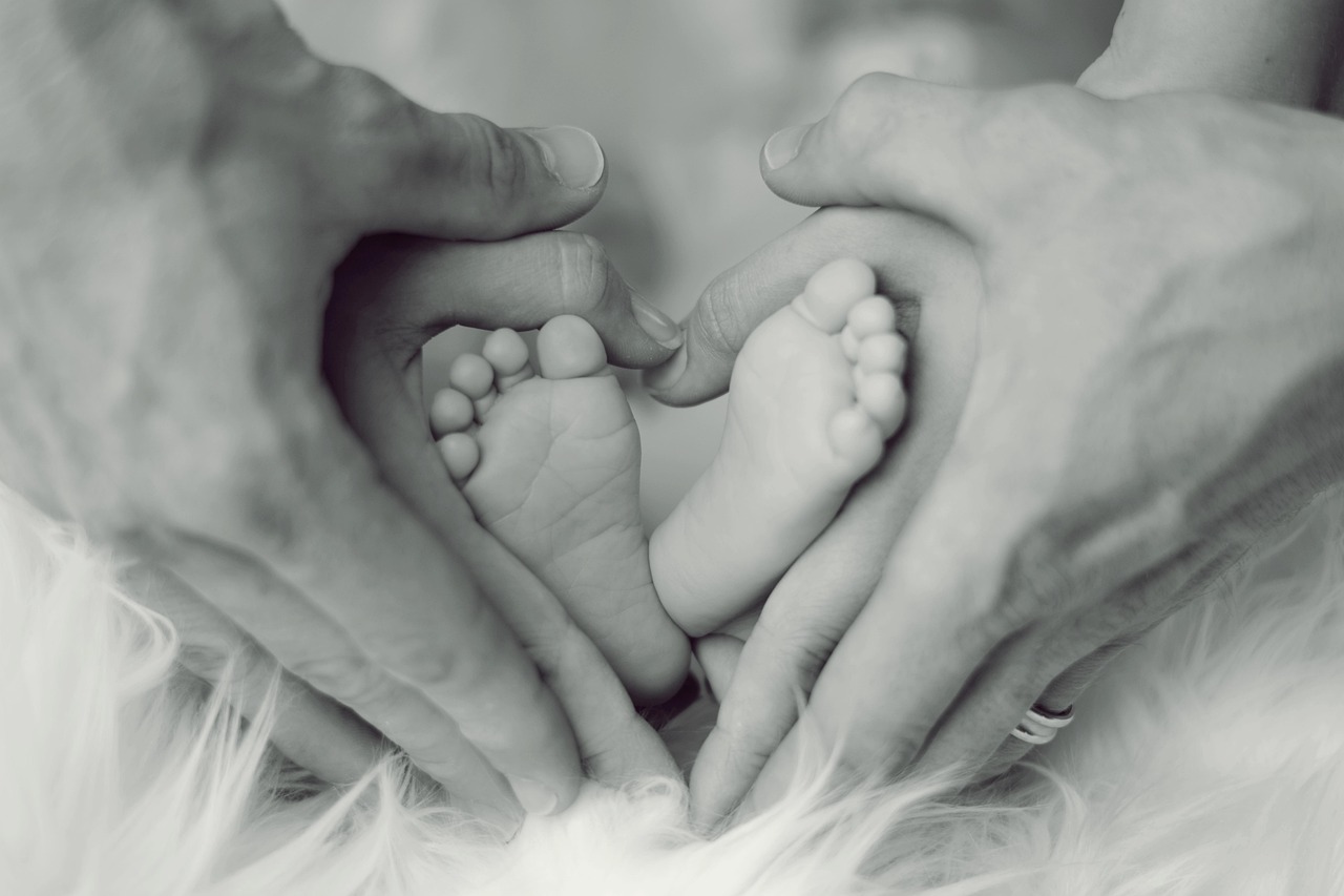 Infant, feet, father — Understanding Betting Bonuses and Terms: A Guide for Modern Online Casinos